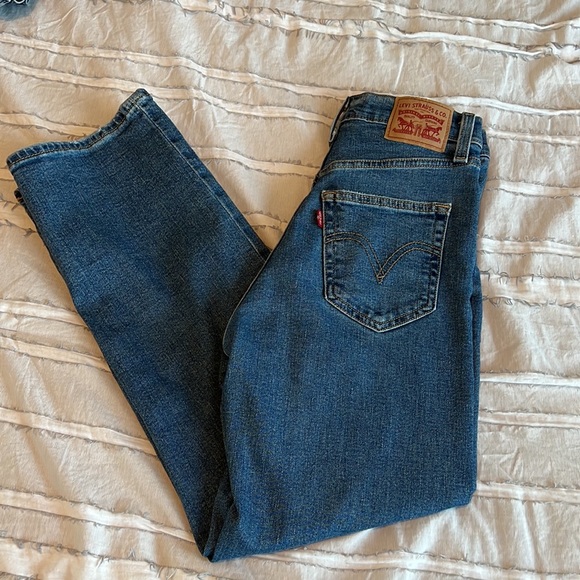 Levi’s- Ribcage Straight Ankle - Picture 6 of 9